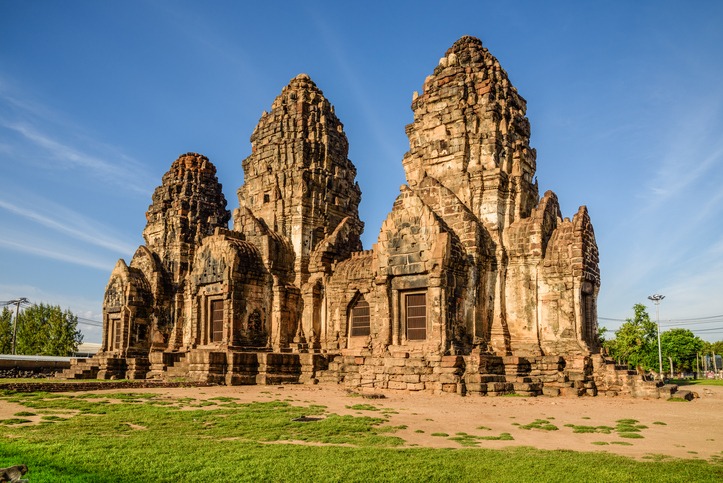 Phra Prang Sam Yot temple